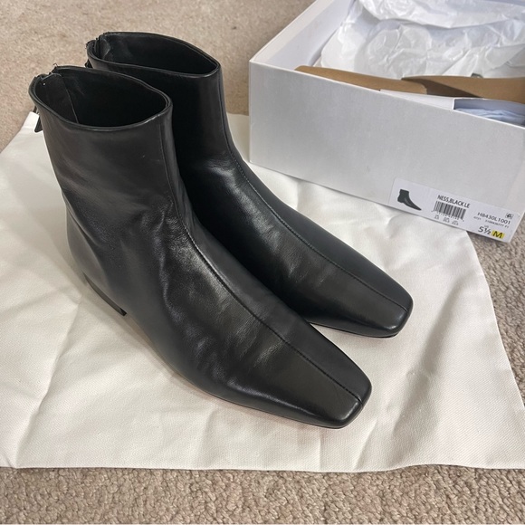 Vince Ness Lamb leather Square-Toe Ankle Boots Size 5.5M NWT